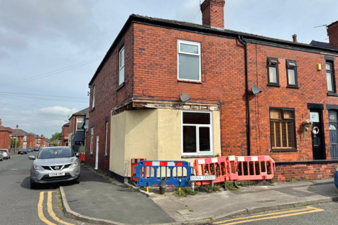 & 45a Dona Street, Offerton 2 bed terraced house for sale