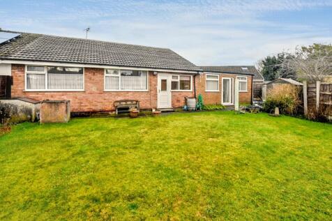 3 bedroom semi-detached bungalow for sale