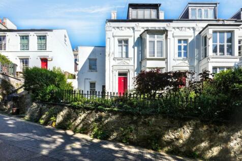 7 bedroom end of terrace house for sale
