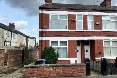 Salisbury Street, Reddish 3 bed end of terrace house for sale