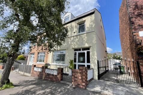 4 bedroom semi-detached house for sale