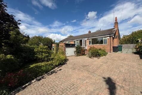 Earle's Lane, Tarporley 4 bed detached bungalow for sale