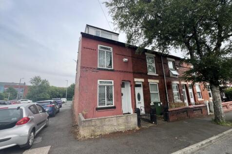 4 bedroom end of terrace house for sale