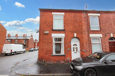 Luton Road, Reddish 2 bed end of terrace house for sale