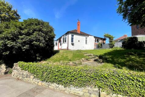 Werneth Road, Woodley 2 bed detached bungalow for sale