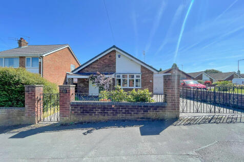 Overdale Road, Romiley 3 bed detached bungalow for sale