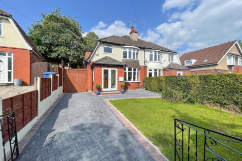 3 bedroom semi-detached house for sale