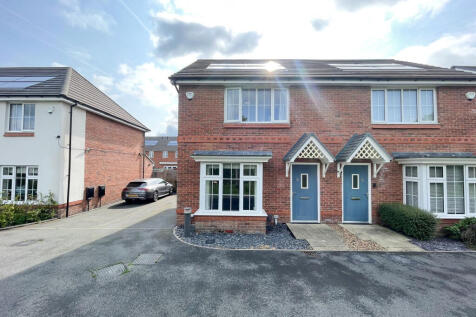 3 bedroom semi-detached house for sale