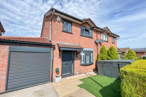 3 bedroom semi-detached house for sale