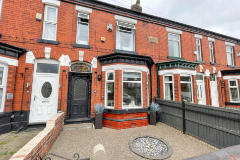 Stockport Road West, Bredbury 3 bed terraced house for sale
