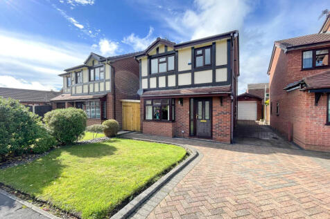 Elm Street, Bredbury 3 bed detached house for sale
