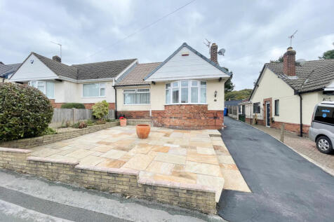 2 bedroom semi-detached bungalow for sale