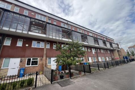 Skerry Close, Ardwick 3 bed flat for sale