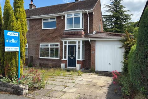 3 bedroom semi-detached house for sale