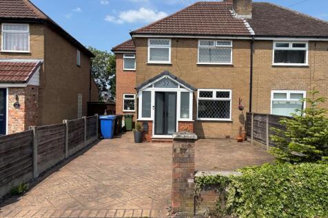4 bedroom semi-detached house for sale