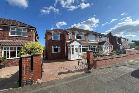 3 bedroom semi-detached house for sale
