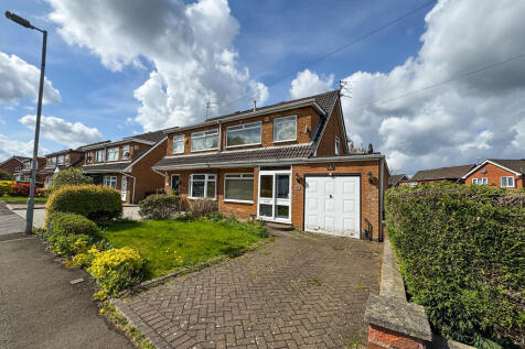 3 bedroom semi-detached house for sale