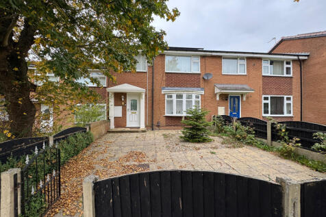 Circular Road, Denton 3 bed terraced house for sale