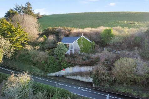 New Road, Looe PL13 2 bed bungalow for sale