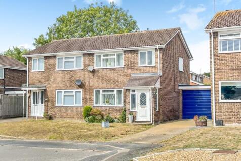 Nairn Court, Bletchley, Milton... 3 bed semi