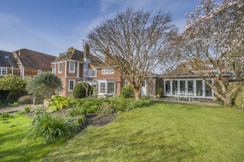 5 bedroom semi-detached house for sale