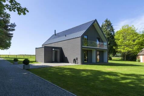 Powdermill Lane, Battle 4 bed equestrian property for sale