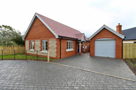 Halesworth, Suffolk 2 bed detached bungalow for sale