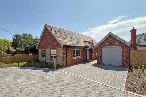 Halesworth, Suffolk 2 bed detached bungalow for sale