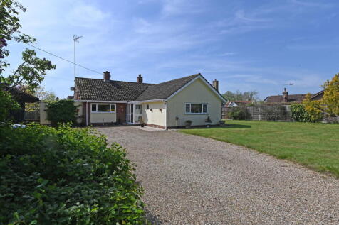 4 bedroom detached bungalow for sale