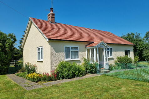 Charsfield, Woodbridge, Suffolk 3 bed detached bungalow for sale