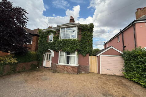 Newmarket, Suffolk 3 bed detached house for sale