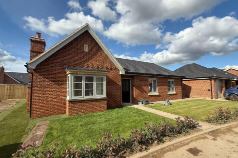 Laxfield, Nr Framlingham, Suffolk 3 bed detached bungalow for sale