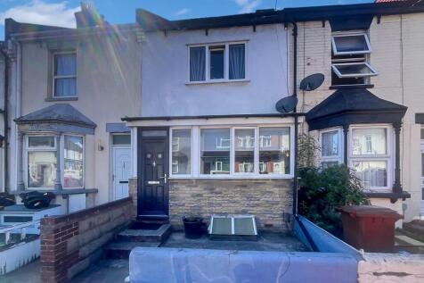 Ingram Road, Gillingham, ME7 3 bed terraced house for sale