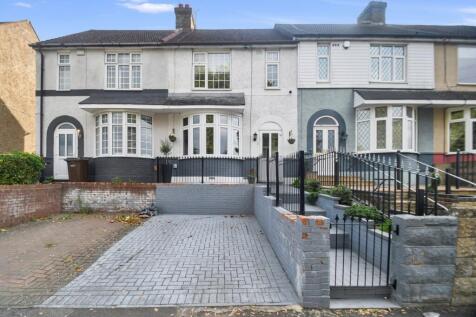 Eastcourt Lane, Twydall, Gillingham, ME8 3 bed terraced house for sale