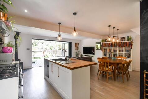 Lower Rainham Road, Lower Rainham... 3 bed chalet for sale