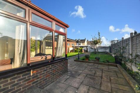 Ingram Road, Gillingham, ME7 3 bed detached house for sale