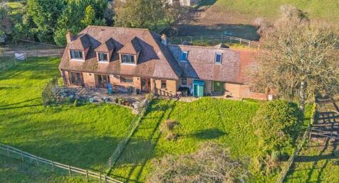 The Lane, Guston CT15 5 bed detached house for sale