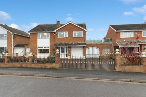 5 bedroom detached house for sale