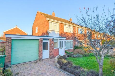 3 bedroom semi-detached house for sale