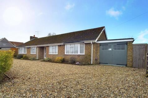 Green Lane, Stratfield Saye, Reading... 4 bed bungalow for sale