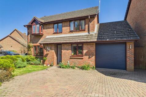 Oaklea Gardens, Bramley, Tadley... 3 bed detached house for sale