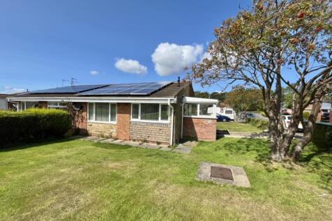 2 bedroom semi-detached bungalow for sale