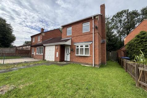 3 bedroom link detached house for sale