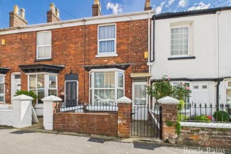 Bow Street, East Yorkshire YO15 3 bed terraced house for sale