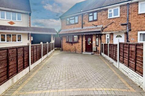 3 bedroom semi-detached house for sale