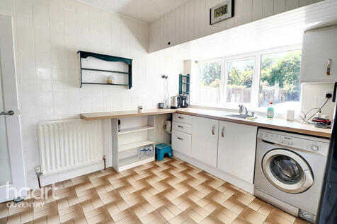 2 bedroom semi-detached bungalow for sale