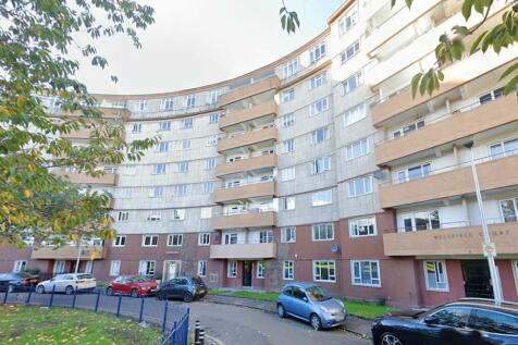 3 bedroom flat for sale