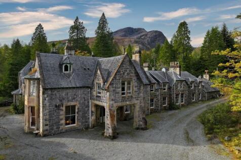 15 bedroom detached house for sale