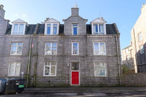 1 bedroom ground floor flat for sale