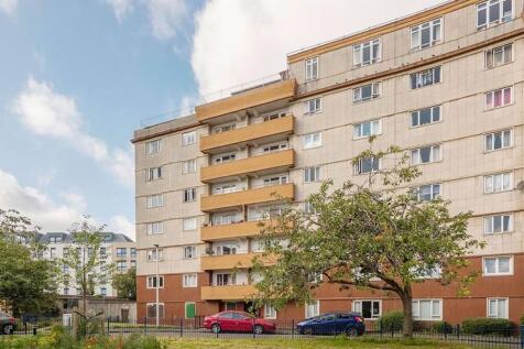 Westfield Court, Alexander Drive... 3 bed flat for sale